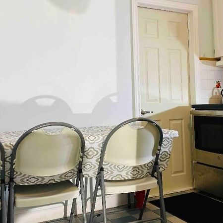 Lovely II Space Share A Room East York Canada Toronto Exterior foto