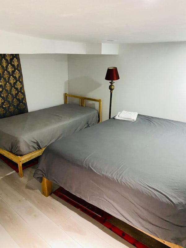 Lovely II Space Share A Room East York Canada Toronto Exterior foto